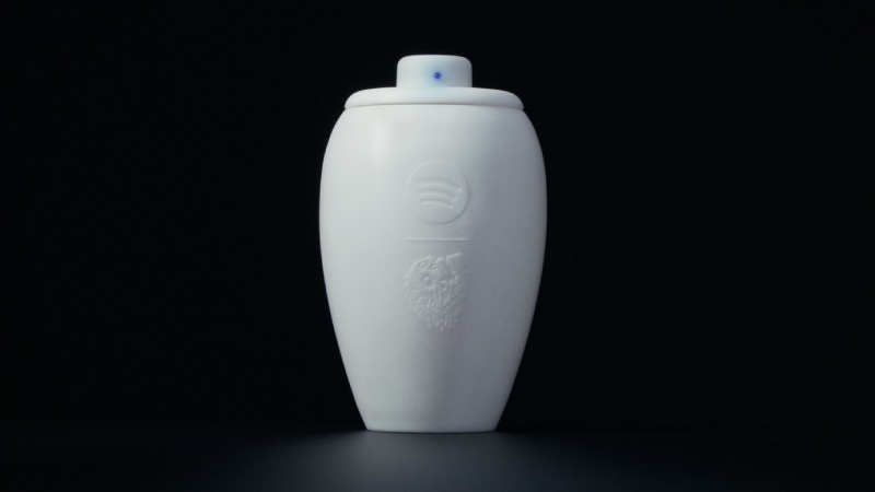 Pop Kültür Ölümle Buluştu: Spotify x Liquid Death’den Kremasyon Vazolu Hoparlör