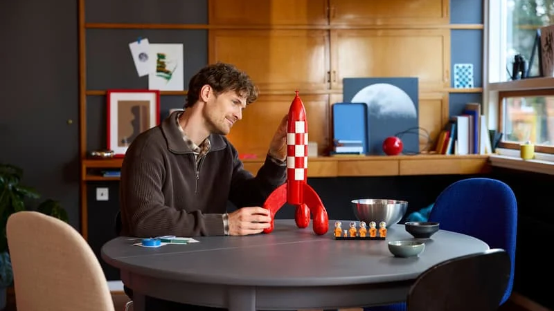 İkonik Bir Tasarımın Yeniden İnşası: Tenten’in Ay Roketi LEGO Formunda