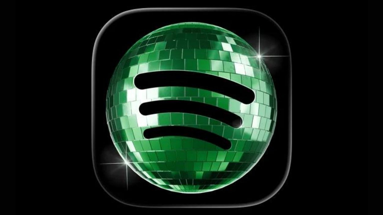 Spotify’ın “Disko Topu” Deneyi Geri Çekildi: Dijital Nostalji, Kullanıcı Eşiğinde Duvara Tosladı